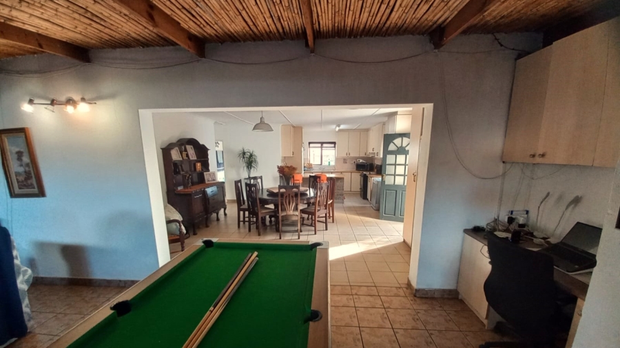 4 Bedroom Property for Sale in Britannia Bay Western Cape